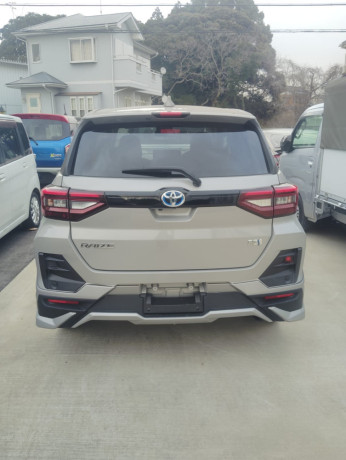 toyota-raize-hybrid-big-1