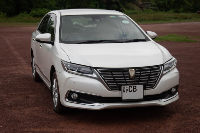 toyota-premio-big-1