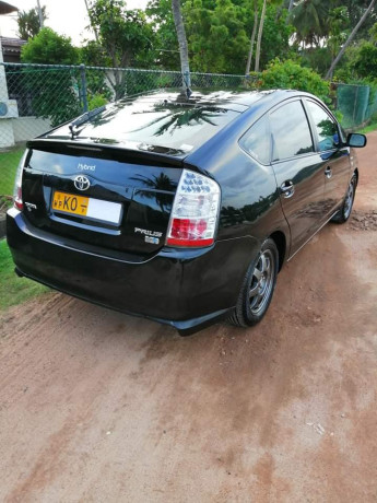 toyota-prius-big-2