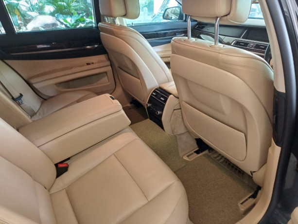 bmw-7-series-big-4